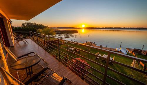 Apartment with Lake View