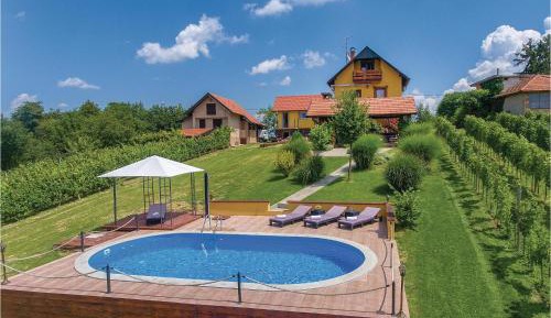 Three-Bedroom Vacation Home 