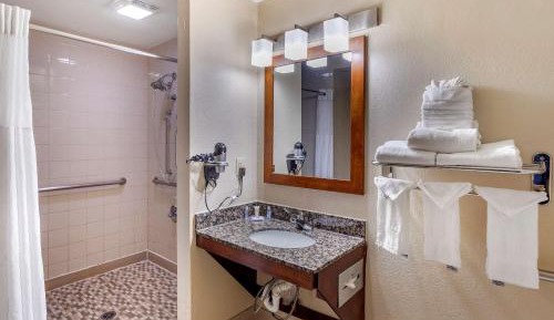 Queen Room - Accessible/Non-Smoking