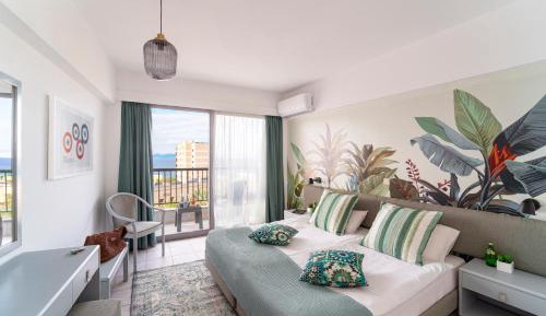 Double Room with Balcony and Sea View