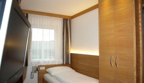 Comfort Single Room with Balcony