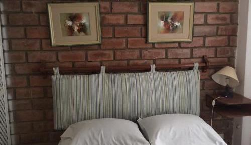 Bungalow (9 Adults)