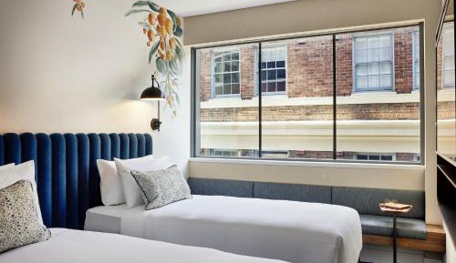 Twin Room with Street View - Non-Smoking