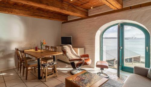 One-Bedroom Apartment with Sea View