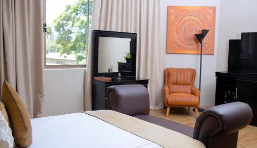 Deluxe Queen Studio 