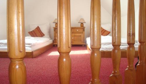 Family Room (2 Adults + 2 Children)