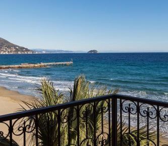 Deluxe Double Room with Balcony and Sea View