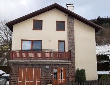 Apartment with Mountain View