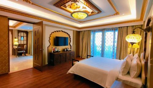 Premium Palace Suite First Floor Pool Facing