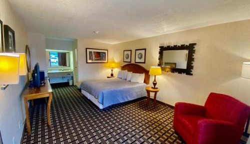 Standard King Room - Non-Smoking 