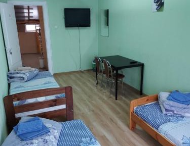 Economy Triple Room with Shared Bathroom