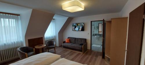 Triple Room with Private Bathroom