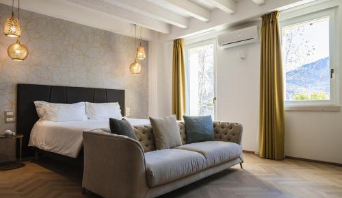 Suite with Lake View