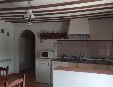 Three-Bedroom House (6 Adults)