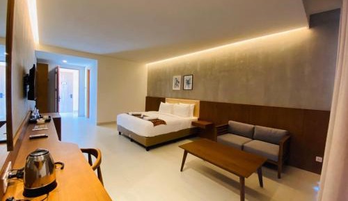 Suite with Garden View