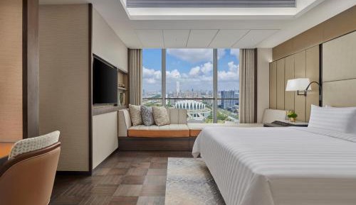 Deluxe River View Suite King Room