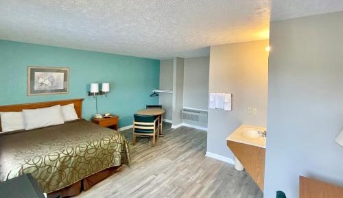 Queen Room