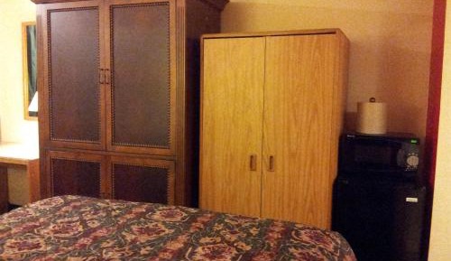 Queen Room with Two Queen Beds - Smoking