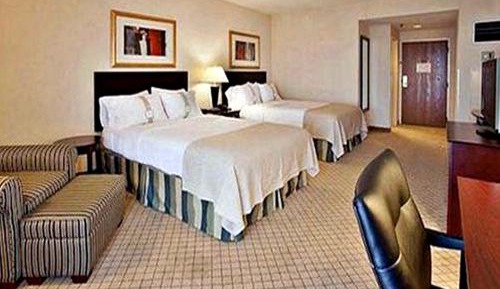 Queen Room with Two Queen Beds - Mobility Access Tub/Non-Smoking