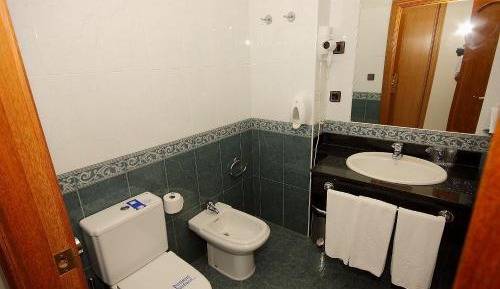 Double or Twin Room with Spa Access (2 Adults + 1 Child)