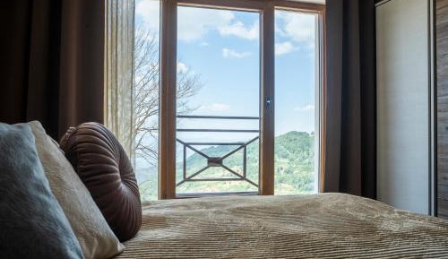 Studio with Mountain View