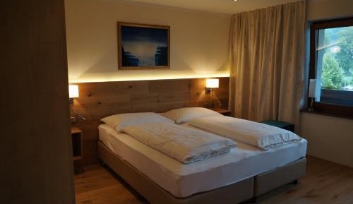 Deluxe Double or Twin Room with Balcony