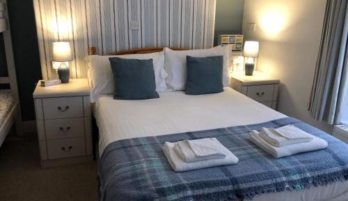 Family Room (2 Adults + 2 Children)