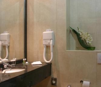 Business Room with One King Bed - Non-Smoking