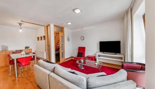 Four-Bedroom Holiday Home