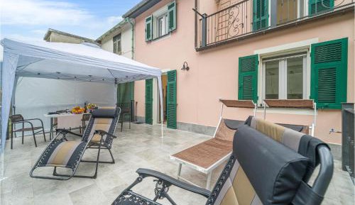 Three-Bedroom Holiday Home 