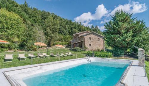 Nine-Bedroom Holiday Home