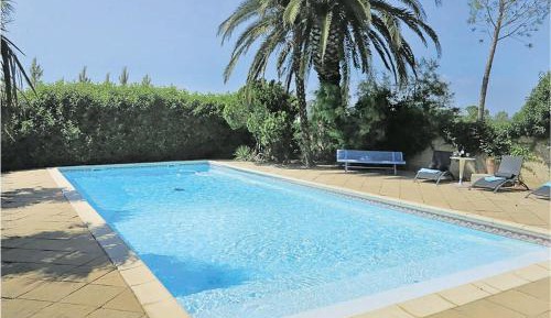 Seven-Bedroom Holiday Home