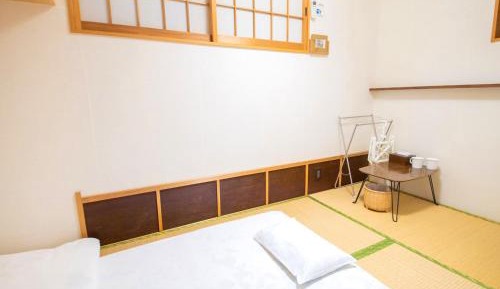 Single Room with Shared Bathroom