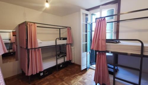 Bed in 8-Bed Mixed Dormitory Room