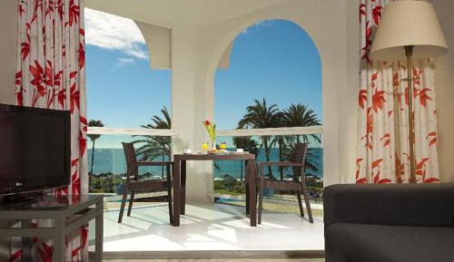 Two-Bedroom Apartment with frontal sea views ( 3 Adults + 1 Child)