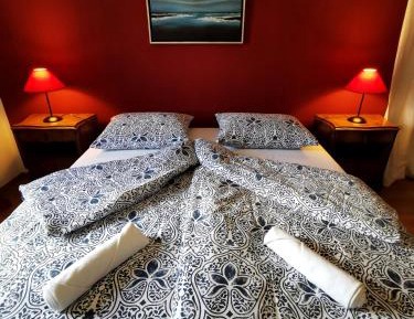 Apartment with Mountain View