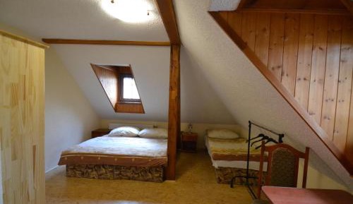 Quadruple Room with Shared Bathroom