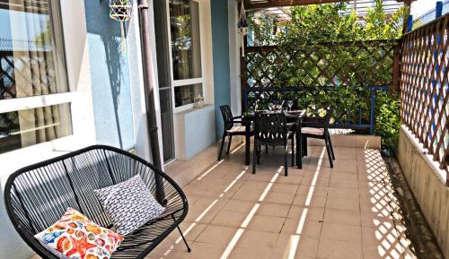 Studio Apartment (2 Adults)