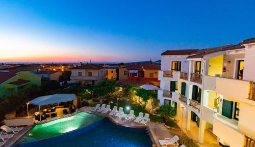 Suite with Pool View