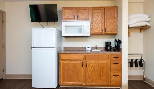 King with Two King Beds and Kitchenette, Groundfloor