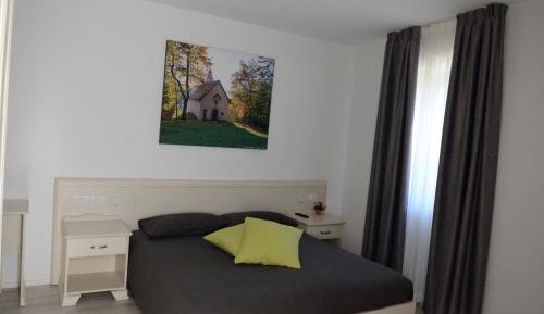 Quadruple Room with Private Bathroom