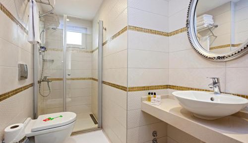 One-Bedroom Apartment (2 Adults)