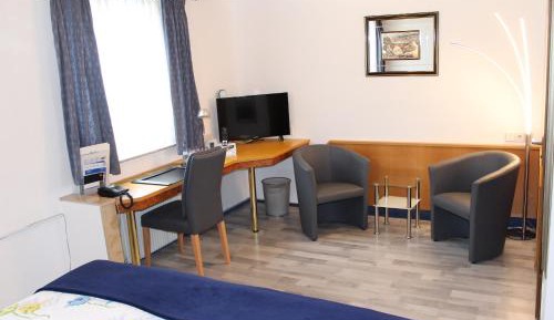 Double or Twin Room with Shower