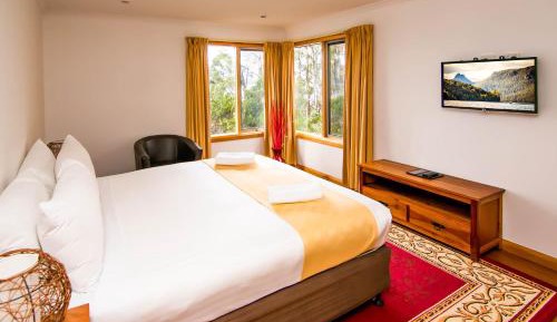 Suite with Lake View