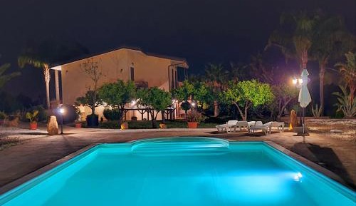 Apartment with Pool View 