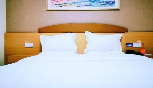 Superior Queen Bed Room