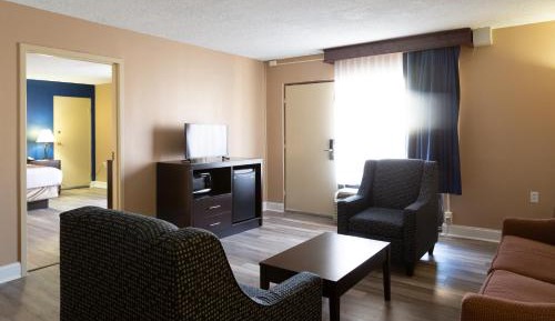 King Suite - Non-Smoking