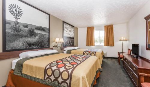 Queen Room with Two Queen Beds - Non-Smoking