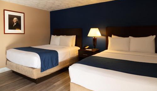 Deluxe Queen Room with Two Queen Beds - Non-Smoking