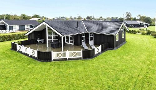 Three-Bedroom Vacation Home 